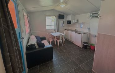 Deluxe Family Cabin (4 persons)